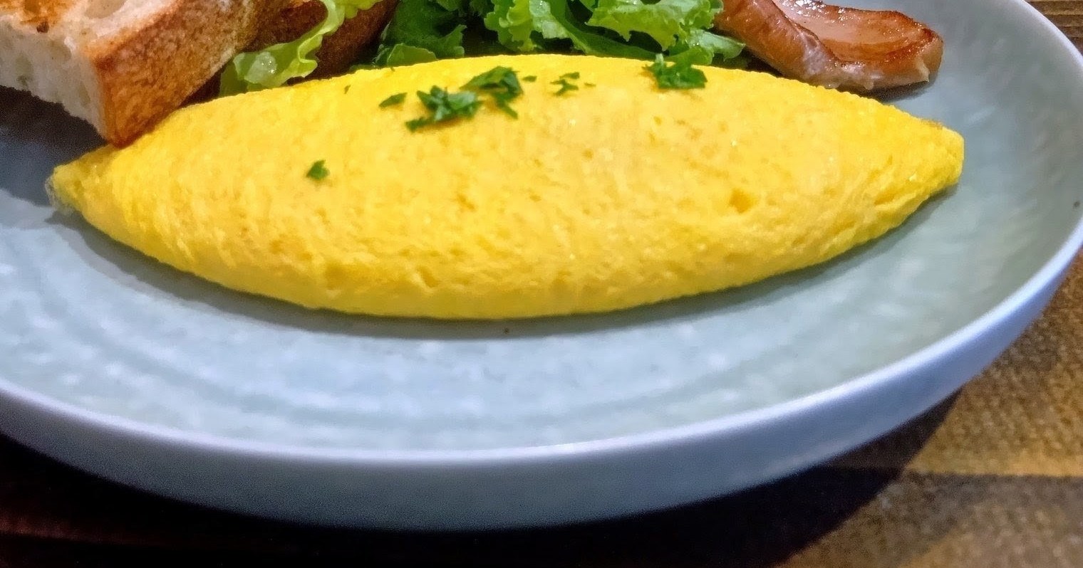 ふわふわのオムレツ(Cafe EVERGREENにて)